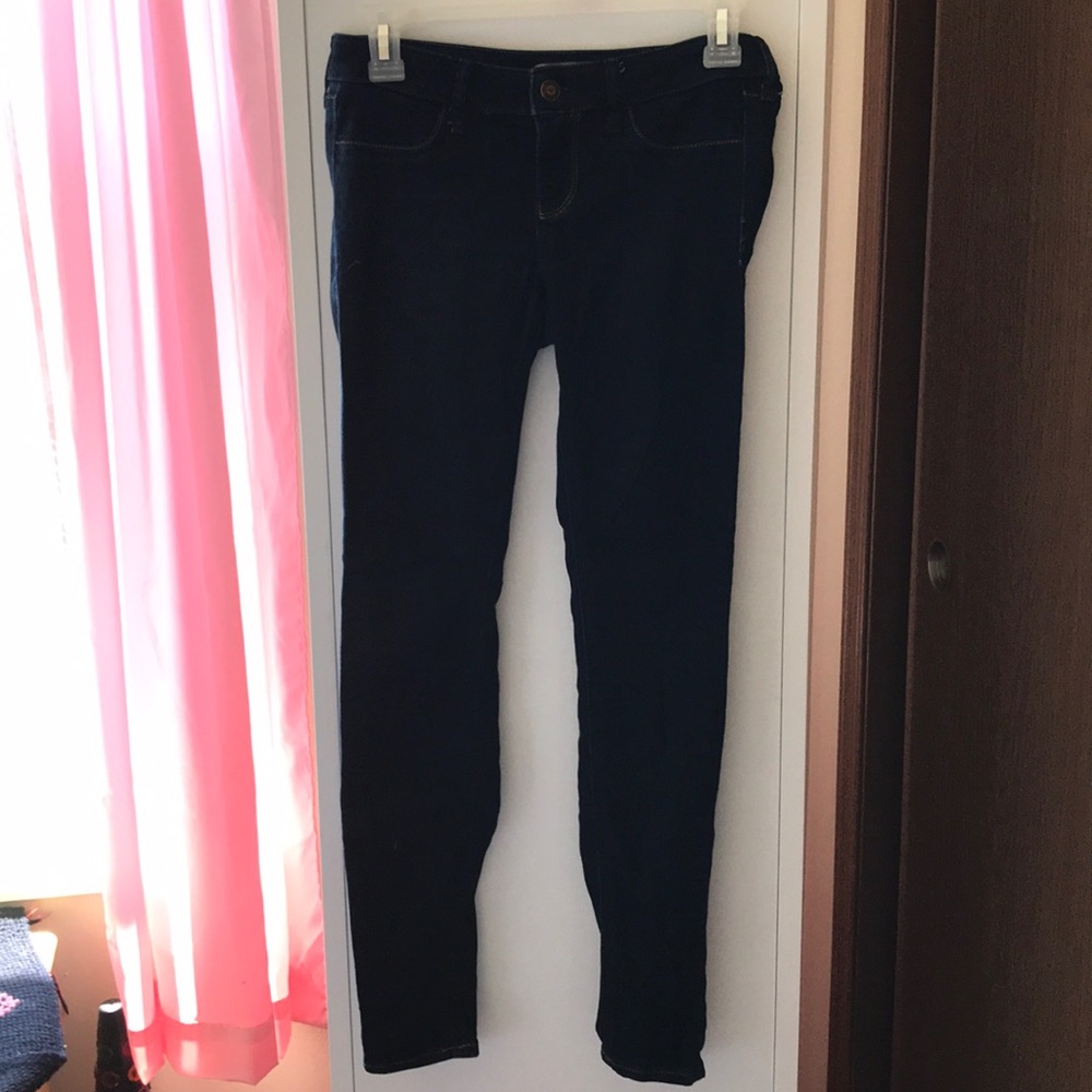 a super cute pair of jeans from Hollister :)